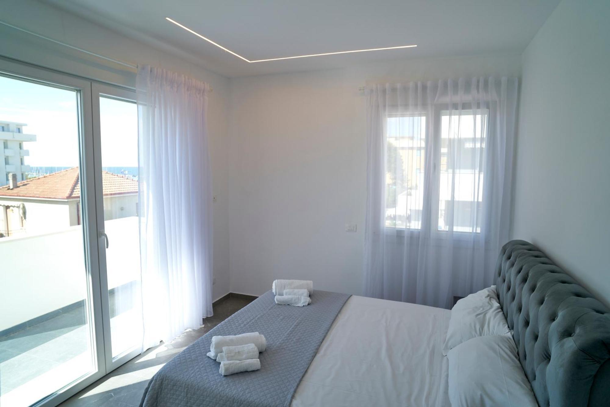 Villa Borghesi Suites Fronte Mare Rimini Eksteriør bilde