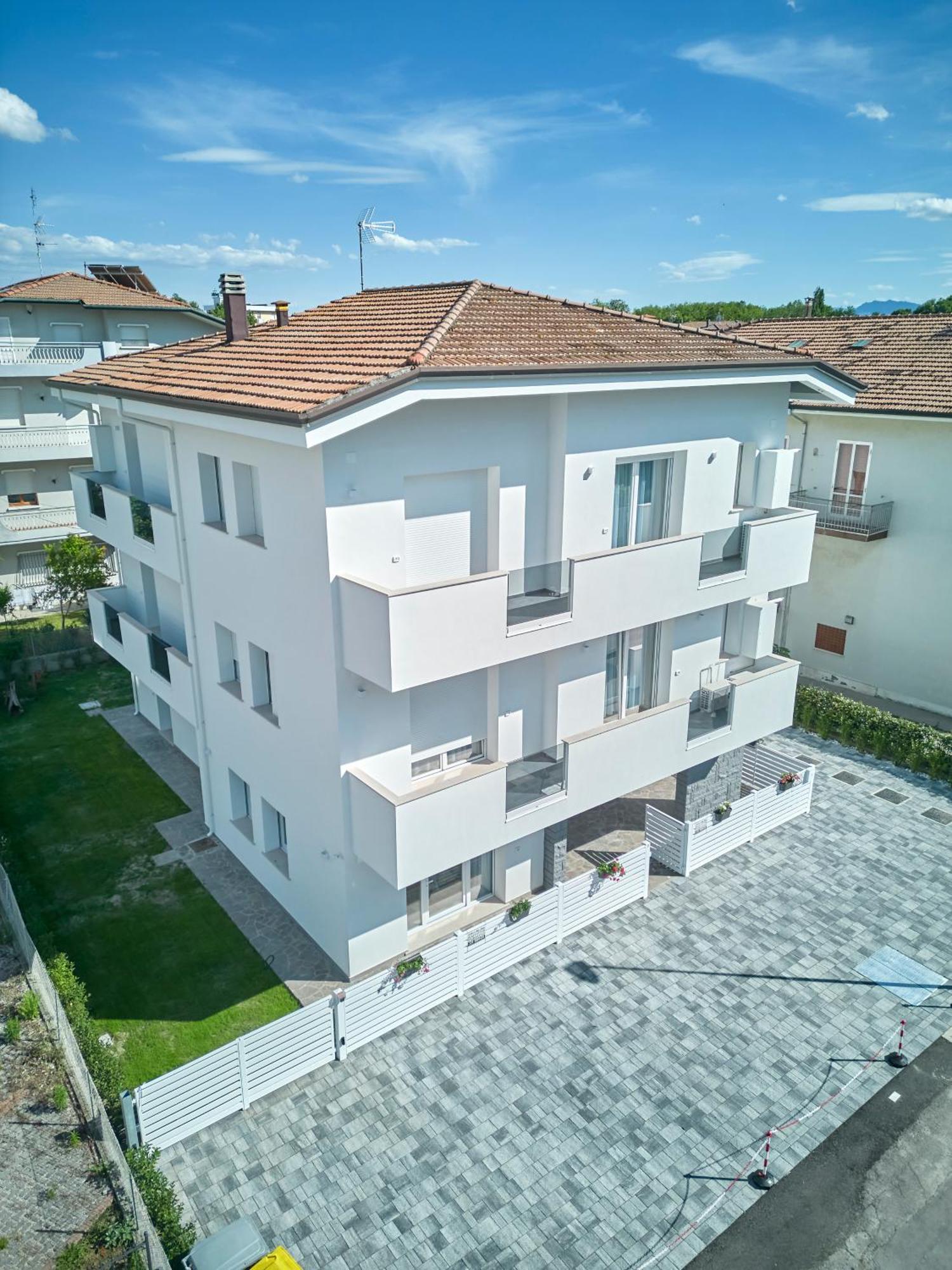 Villa Borghesi Suites Fronte Mare Rimini Eksteriør bilde
