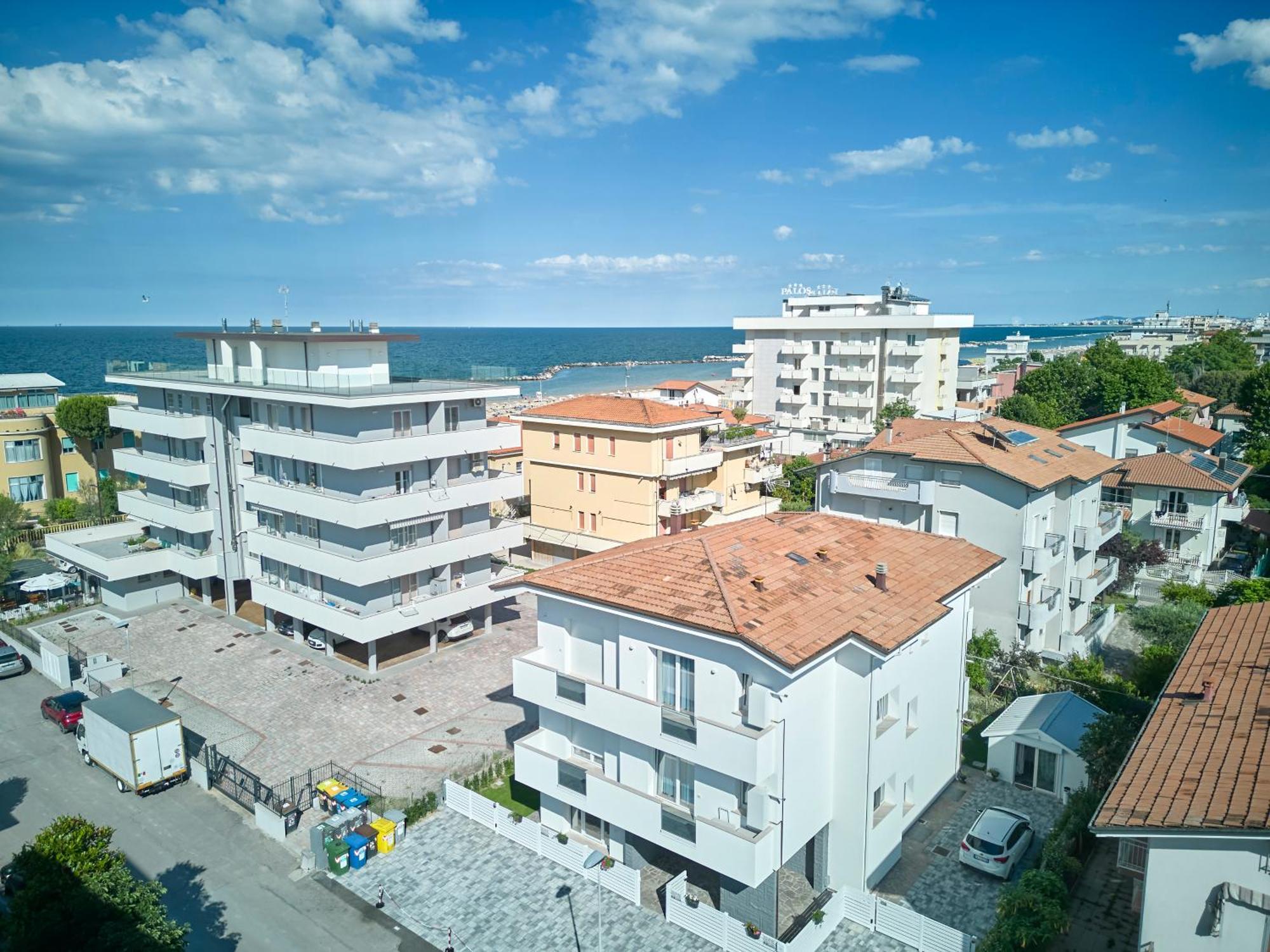 Villa Borghesi Suites Fronte Mare Rimini Eksteriør bilde
